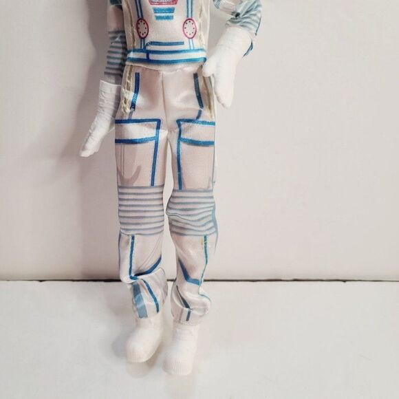 2015 MATTEL Barbie Career 60th Anniversary Astronault Doll Moon Boots - Picture 3 of 12